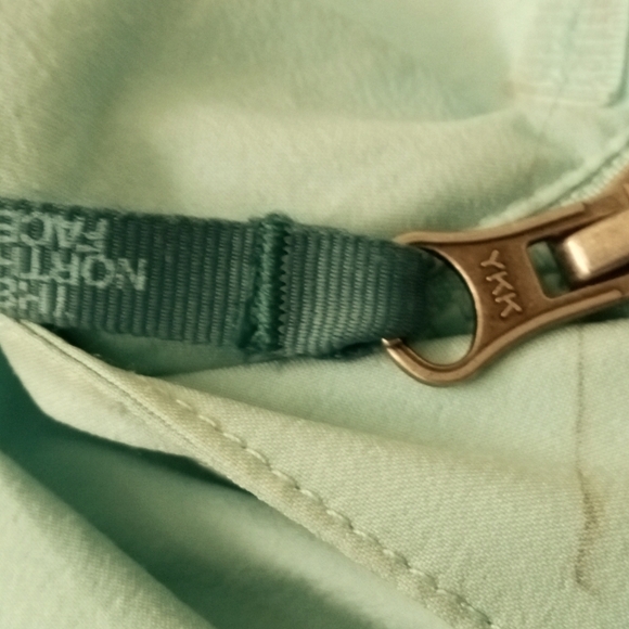 The North Face Hyvent Girl's ColorBlock Green/Ocean Foam Blue/ Jacket -SZ: 7/8 - Picture 3 of 16